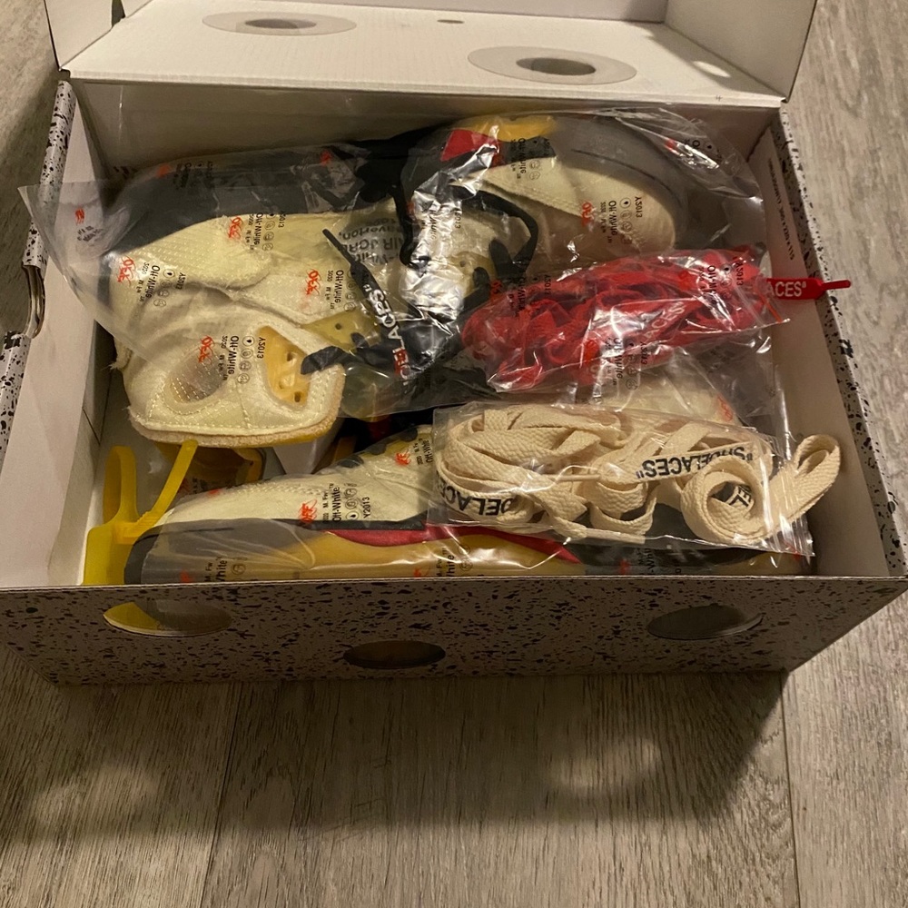 Nike air jordan off white retro 5